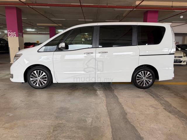 2017 Nissan SERENA 2.0 S-HYBRID PREMIUM * CAN NEGO - 5