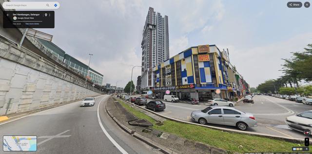 3 Storey Shop, Seri Kembangan ROI 5%, Facing Main Road For Sale 2