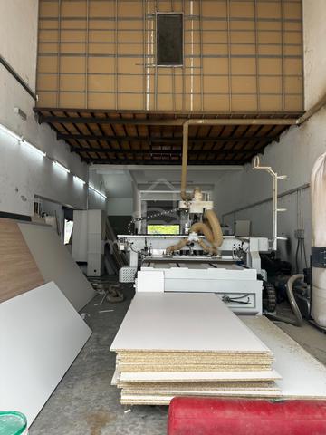 Taman Perindustrian Puchong 1.5 Storey Terrace Factory For Sale 1