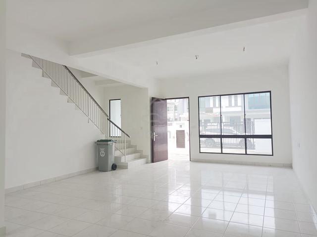 Double Storey House Desa Palma Nasa City Near Dato Onn & Highway 1