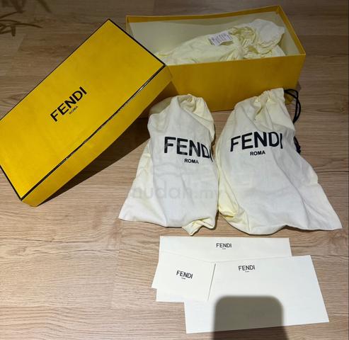 Authentic Fendi Feel Slides - photo 5 of 6