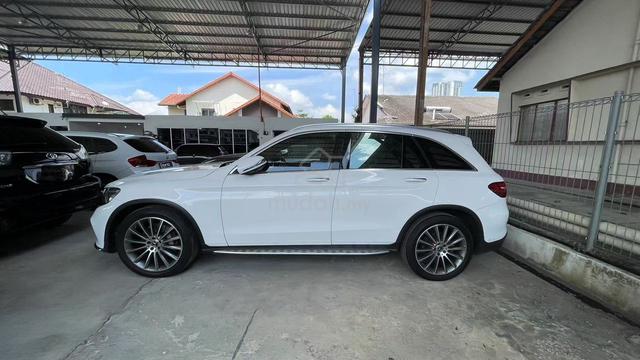 2017 Mercedes Benz GLC250 4MATIC COUPE AMG LINE - 3