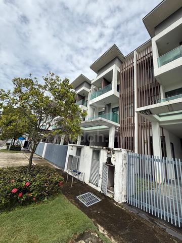 3 Storey Superlink Terrace Puchong for SALE 1