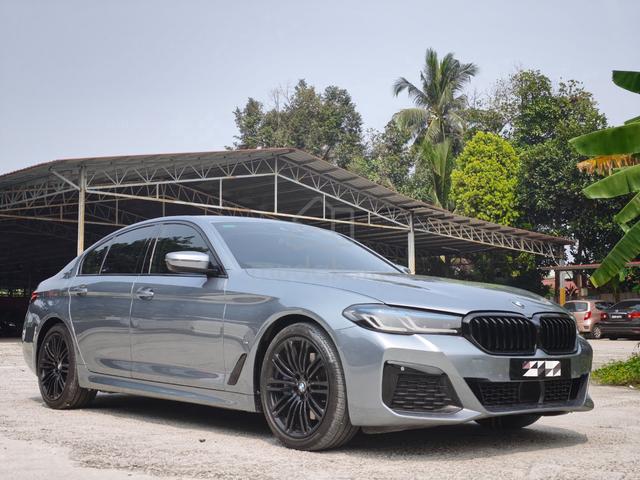 (LOAN KEDAI) Bmw 5 SERIES 2.0 530E M SPORT 2019 - 1