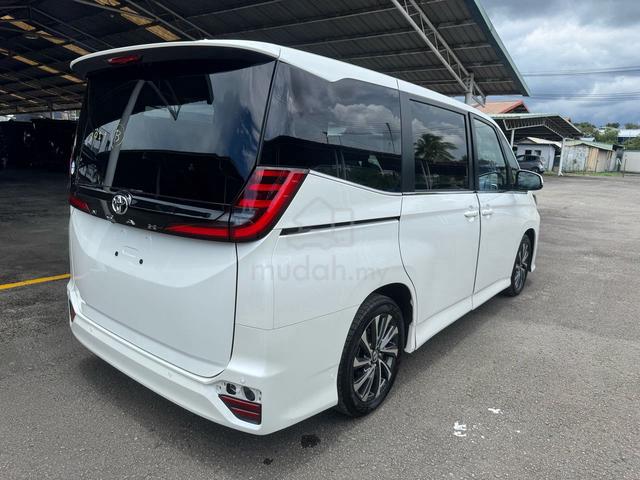2022 Toyota NOAH 2.0 SZ (A) - 4