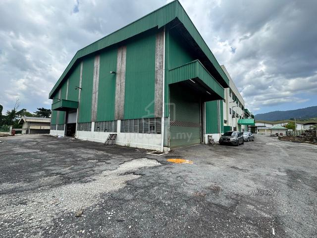 Bukit Rawang Jaya 3 Storey Bungalow Factory Good Condition 1