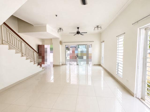 Alam Nusantara Setia Alam Endlot with kitchen cabinet & airconFor Rent 1