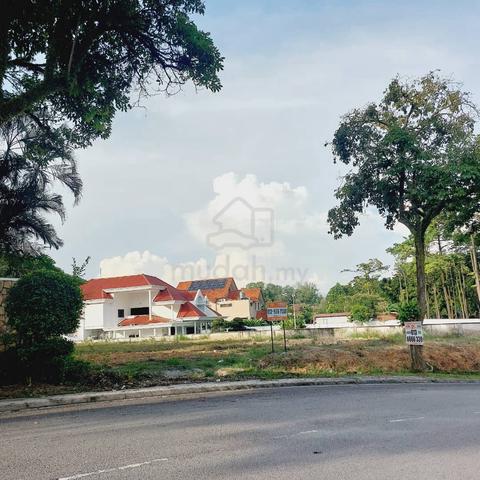 BELOW MARKET Opposite Main Road bungalow land at Seksyen 9 1