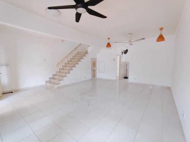 2 Storey House @ Ayu Prima, Setia Alam, Newly Painted 1