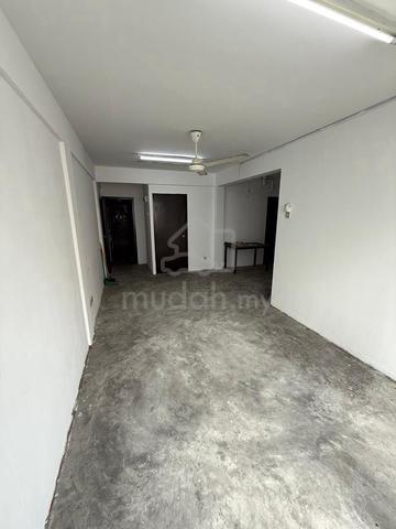 Flat Sri Lanang (Desa Tebrau) 1