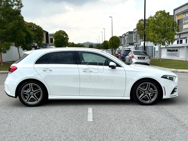 MILLAGE ONLYY 812KM MERCEDES BeNZ A180 2022 H/BACK - 4