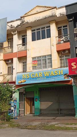 1st floor to let at Jalan pelabur 1