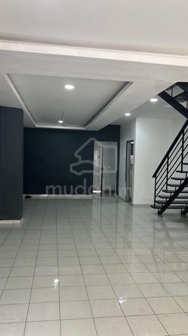Untuk dijual double storey house taman scientex kulai kelapa sawit 1