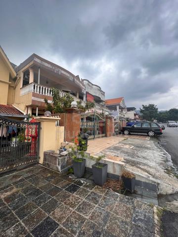 2.5 Storey house Taman Bukit permai Ampang for sale 1
