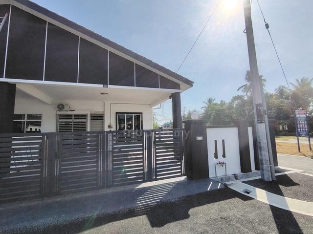 Fully furnished‼️End Lot Semi D Single Storey Taman Rasa sayang Bedong 1