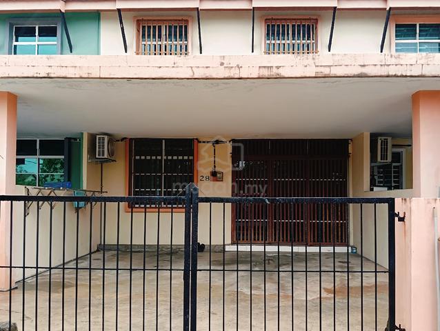 Rumah Teres 4 bilik di Tmn PSJ Sg Karang Darat 1