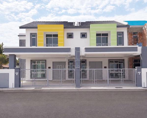 Built With Red Bricks Freehold Full Loan Double Storey Paya Emas Cheng 1