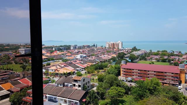 Straits Court Condominium 1