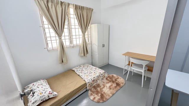 Palm/Nipsh Court At Tanjung Tokong Fully Furnished Room For Rent 1
