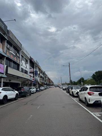 FACING MAIN ROAD, 3 Storey CORNER SHOP 30x70 @ Dedap Johor Jaya Near桂园 1