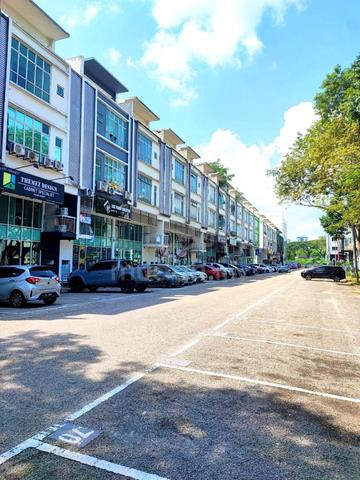 Danga Utama @ Jalan Pertama 3 Storey Shoplot for Sale 1