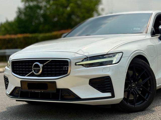 -2020- Volvo S60 2.0 T8 R-DESIGN MY19 (A) FULL LON - 4