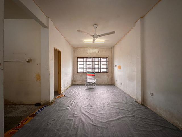 Taman Tampoi Utama Flat 1