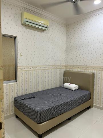 Female Room For Rent 1