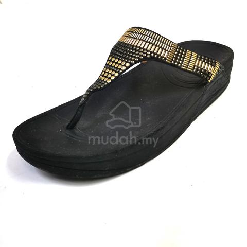 FitFlop Women's Aztek Chada Suede Toe Post Sandals - Shoes for sale in  Johor Bahru, Johor