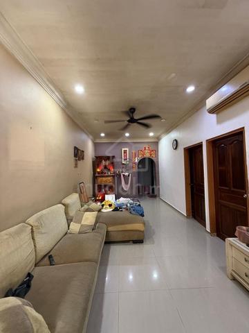 Taman Johor Jaya, Jalan Teratai, Basic Renovation Single Storey House 1