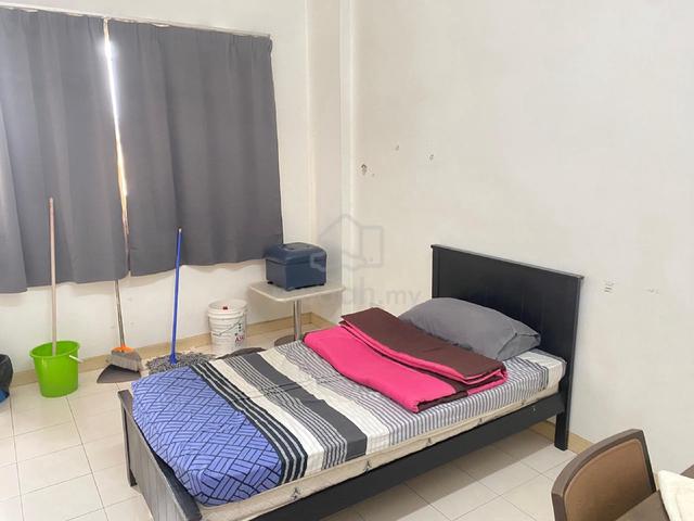 Medium Room for Rent 1