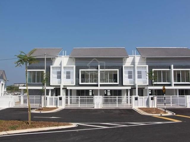 FULLY FURNISHED, 2Storey Terrace, Bdr Baru Enstek, N.Sembilan 1