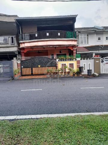 Rumah double storey untuk dijual 1
