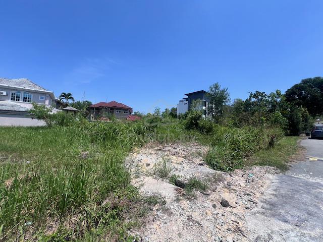 Gated and Guarded Bungalow Land Facing South East 1