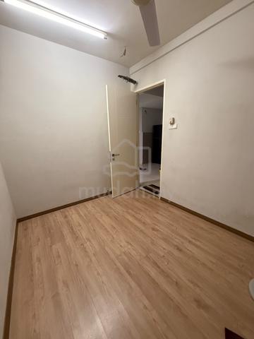 small room 1