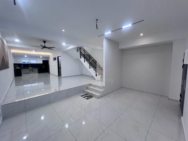 【🔥RENOVATED🔥EXTENDED🔥FREEHOLD】20×67 sf @ Kajang near Mahkota Cheras 1