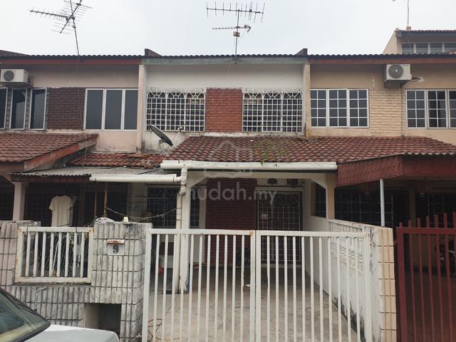 double storey terrace near shops 1