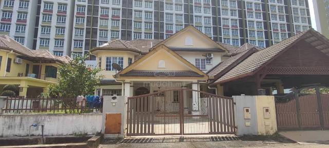 DOUBLE STOREY SEMI-D, BUKIT ISTANA, KUANTAN. [GUARDED AREA] [NEAR Town 1