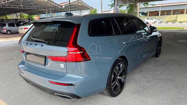 2022 Volvo V60 2.0 RECHARGE T8 Warranty until 2027 - 2