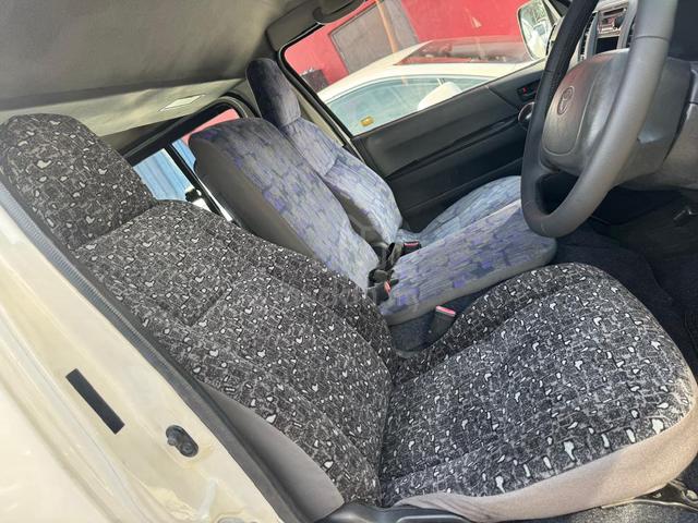 2011 Toyota HIACE 2.5 FACELIFT (M) Boleh Loan - 4