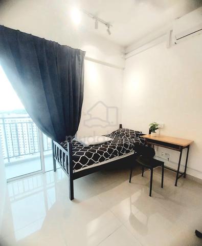 Balcony Room at Gelugor near 📍Lam Wah Ee 📍PWCC 📍Egate 📍USM 1