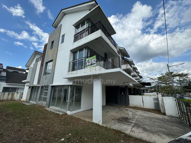 3 Storey Terrace SuperLink, Emerald Garden, Kota Emerald, Rawang 1