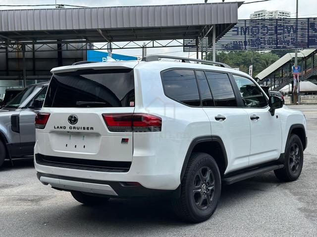2022 Toyota LANDCRUISER 3.5 GR SPORT (A) - 2