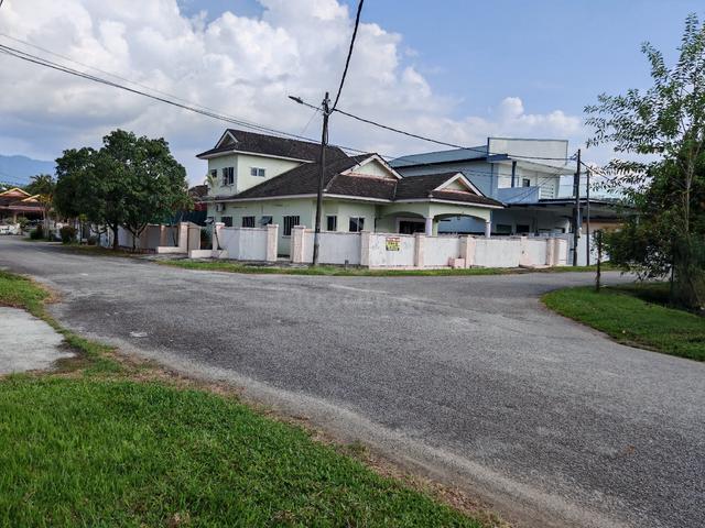 Rare Spacious Bungalow House with Extra Land - Prime Location Taiping  1
