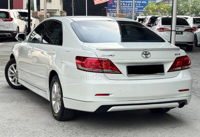 ONLY ONE OWNER 2011 Toyota CAMRY 2.0 E FACELIFT - 3