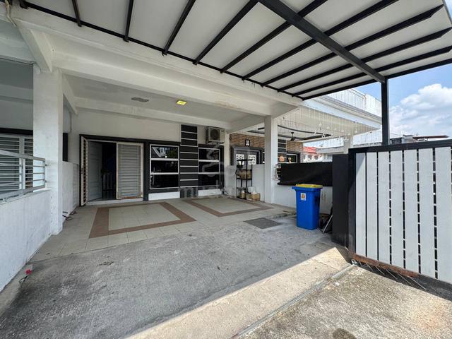Teres Dua Tingkat untuk Dijual, Freehold, Renovated, Full Loan 1