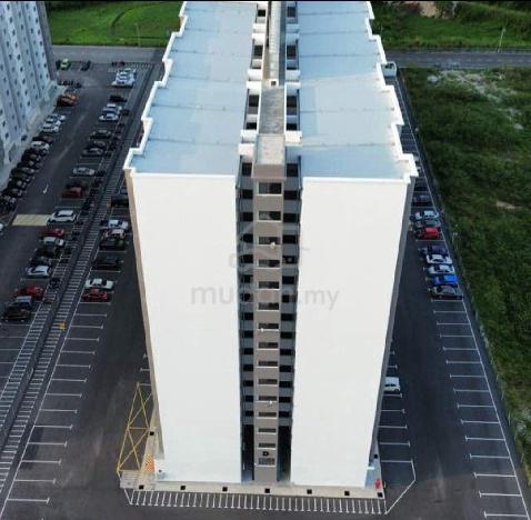 Rumah Sewa di Simpang Ampat – Internet, Parking, Partially Furnished 1