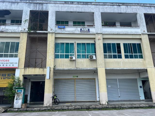 Cheap/ Samarindah/ 3 storey shoplot/ next to doremart mall/ face road 1
