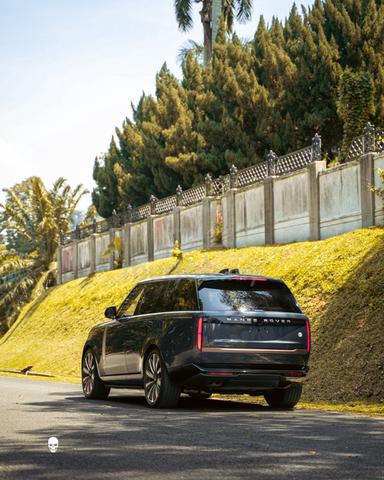 2022 Land Rover RANGE ROVER VOGUE SV 4.4L V8 - 4