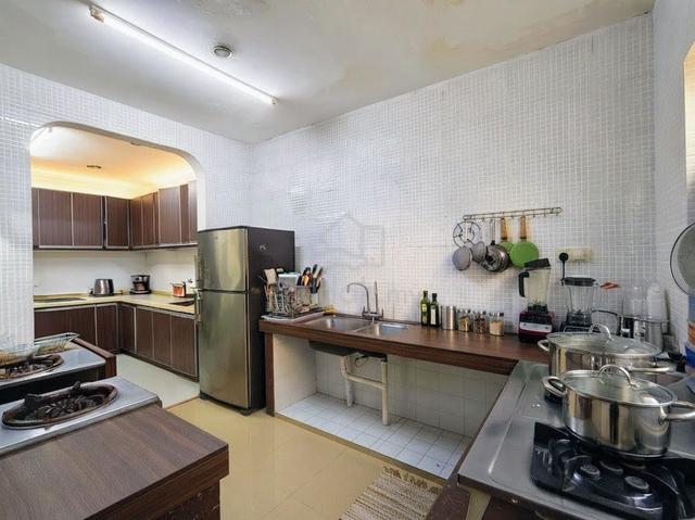 22’X70’, 4R4B Fully Renovated 2 Storey Saujana Utama 3,Extend Kitchen 1